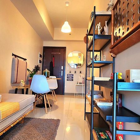 Spacious 7U Homey Unit Steps Away From Uptown Mall And Mitsukoshi Mall Free Parking With Washer มะนิลา ภายนอก รูปภาพ