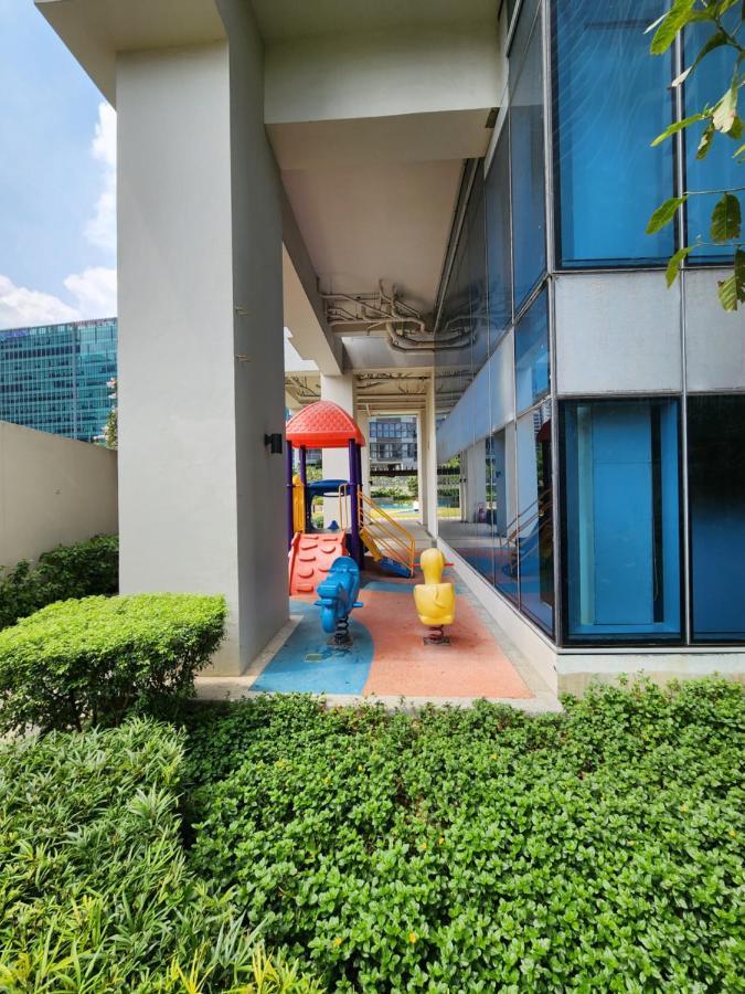Spacious 7U Homey Unit Steps Away From Uptown Mall And Mitsukoshi Mall Free Parking With Washer มะนิลา ภายนอก รูปภาพ