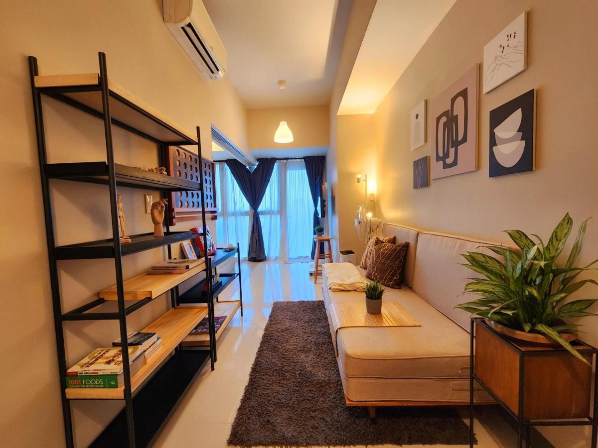 Spacious 7U Homey Unit Steps Away From Uptown Mall And Mitsukoshi Mall Free Parking With Washer มะนิลา ภายนอก รูปภาพ